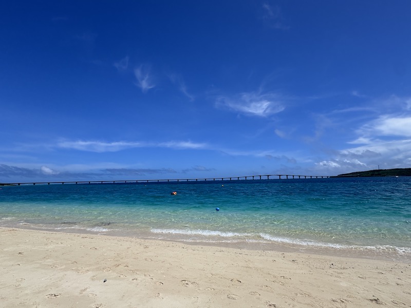 青い海と空の画像